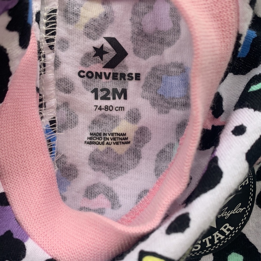 Converse Vibrant Leopard Print Baby Romper 12M EUC - Picture 7 of 10